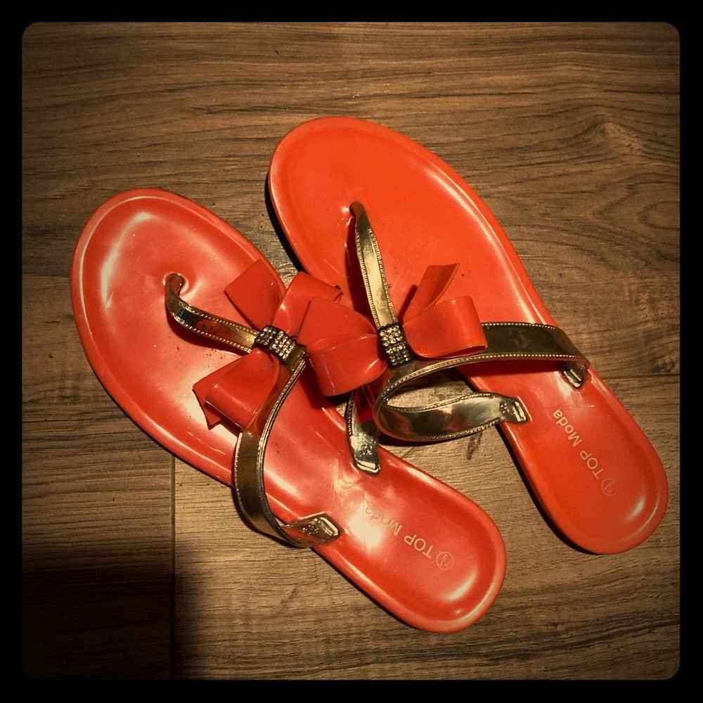 Jelly style flip flops